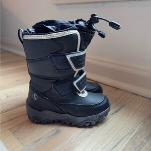 Land’s End Toddler Size 8 Navy Snow Boot